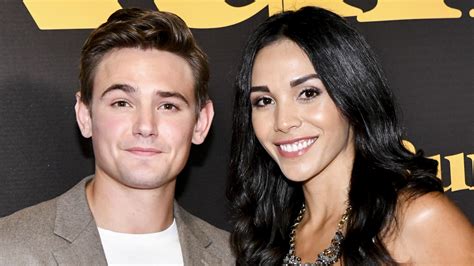 Days Of Our Lives star Carson Boatman and his actress wife。